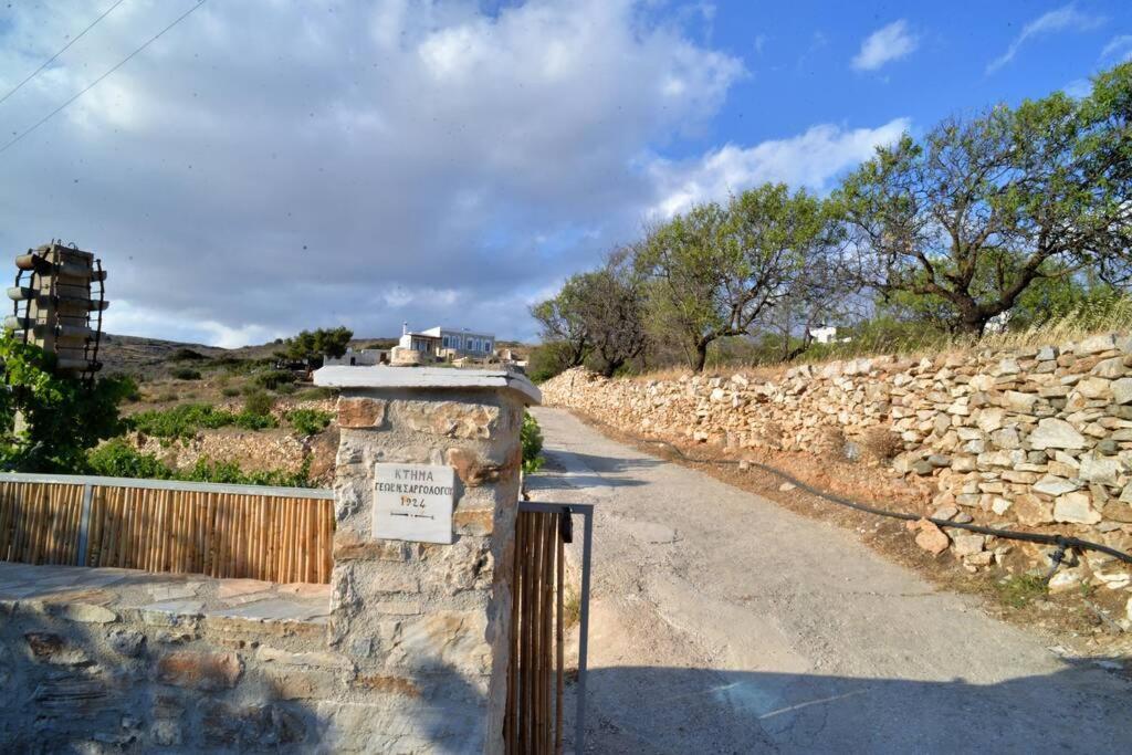 George Farmhouse Chrousa Exterior foto